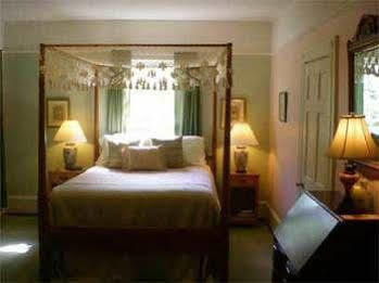 Oak Manor Inn Hartsville Buitenkant foto