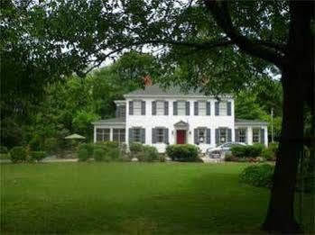 Oak Manor Inn Hartsville Buitenkant foto